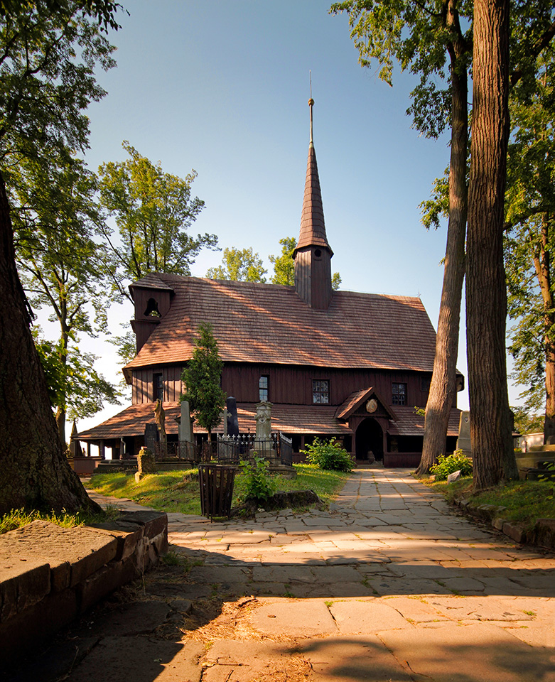 Pohled od vstupní brány