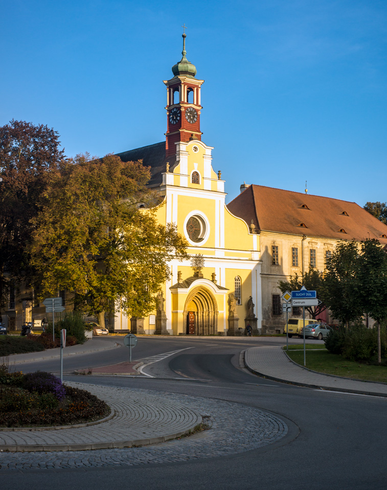 Klášter s kostelem Nanebevzetí Panny Mari